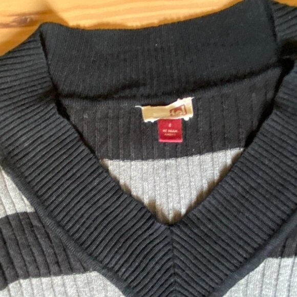 L.e.i. Women's Black and Grey Jumper - Picture 5 of 5